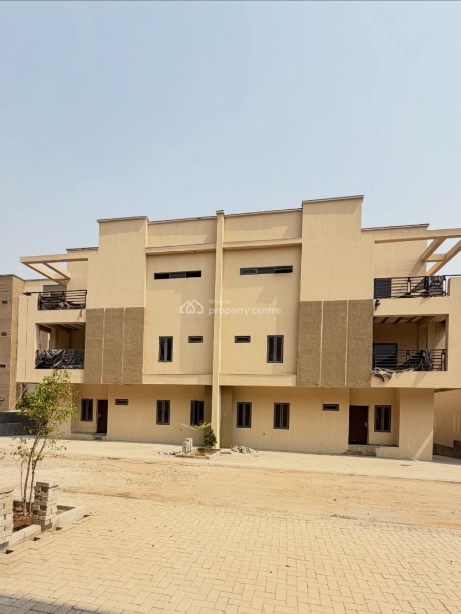 6 Bedroom Semidetached Duplex in Apo Dutse, Apo, Abuja, Semi-detached Duplex for Sale