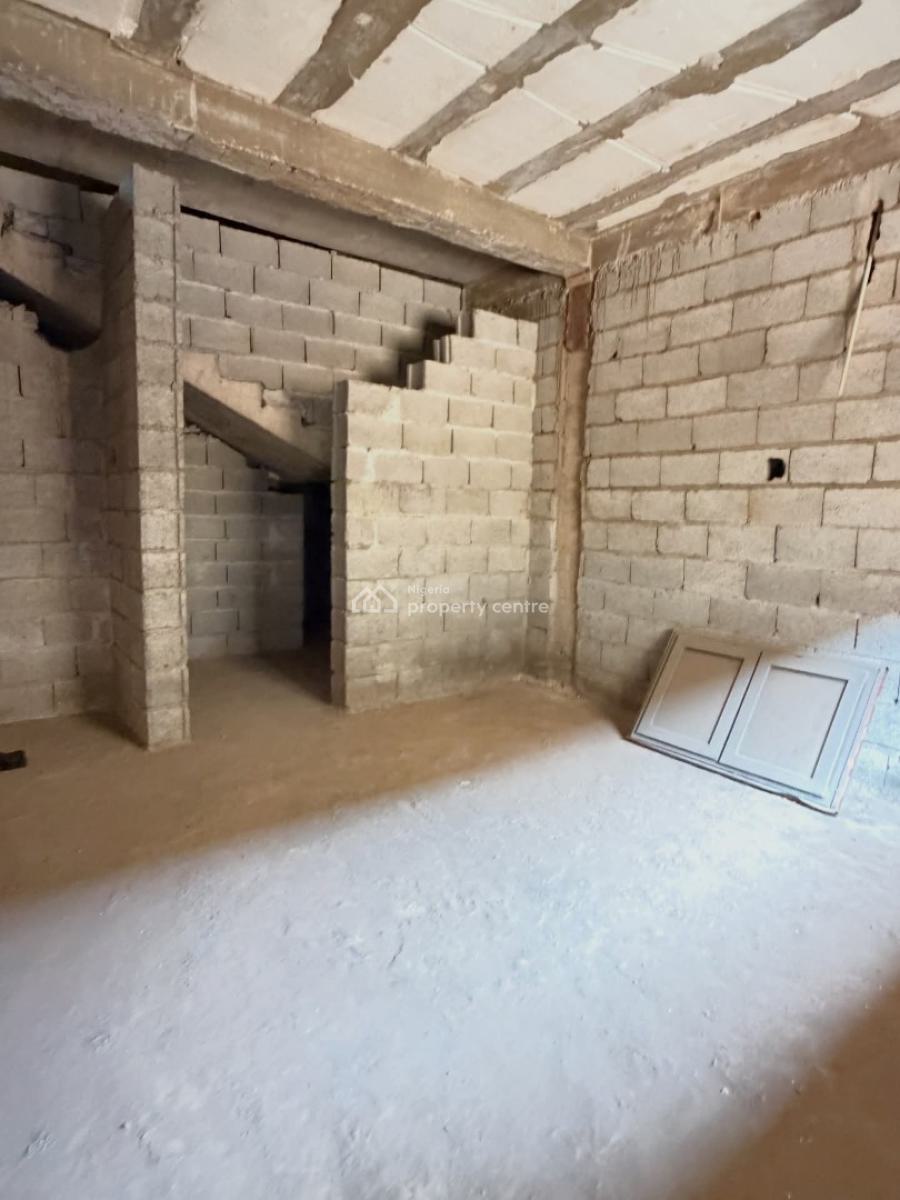 6 Bedroom Semidetached Duplex in Apo Dutse, Apo, Abuja, Semi-detached Duplex for Sale