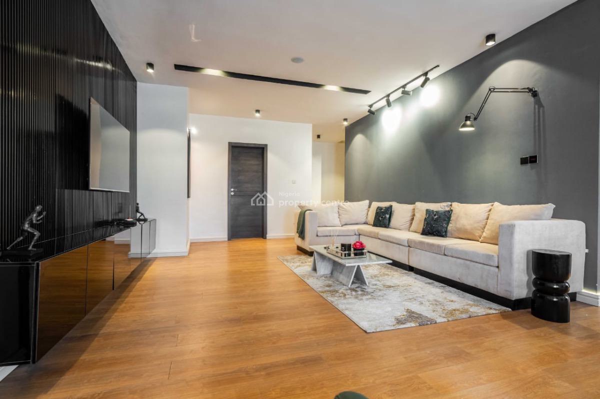 Well-spaced 2-bedroom Serviced Apartment, Phase 1, Lekki, Lagos, Flat / Apartment Short Let