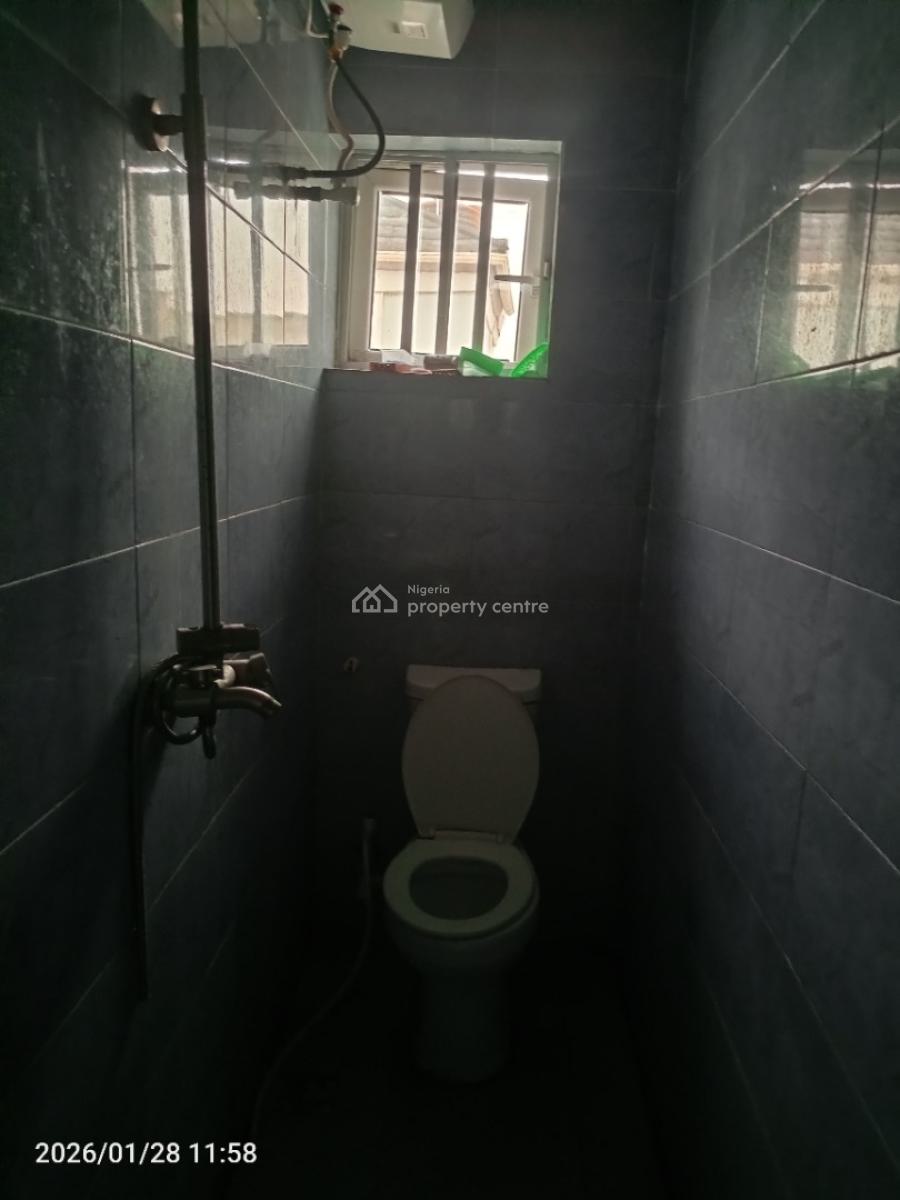 3 Bedroom Luxurious Upstairs Flat, Slightly Off Mobil Road, Ilaje Ajah Lagos, Ilaje, Ajah, Lagos, Flat / Apartment for Rent