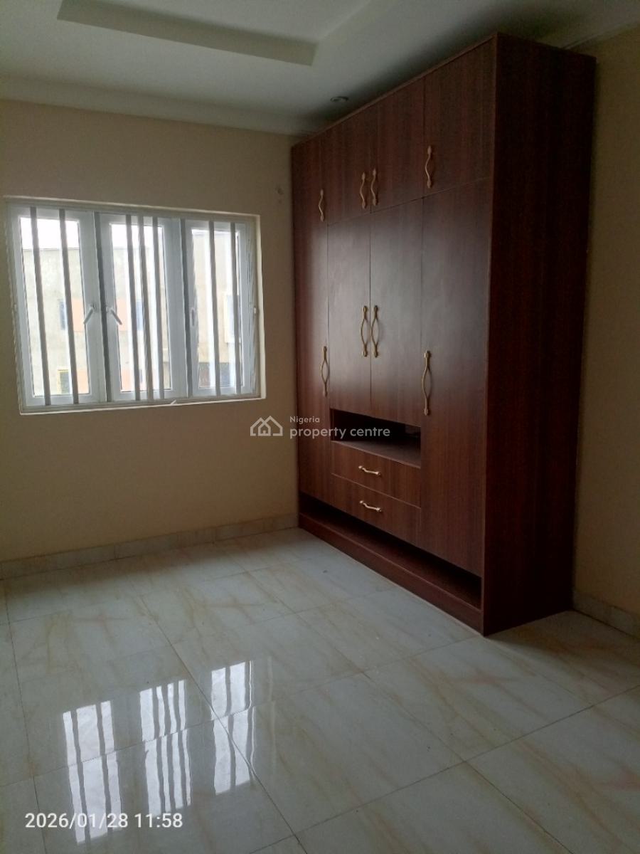 3 Bedroom Luxurious Upstairs Flat, Slightly Off Mobil Road, Ilaje Ajah Lagos, Ilaje, Ajah, Lagos, Flat / Apartment for Rent