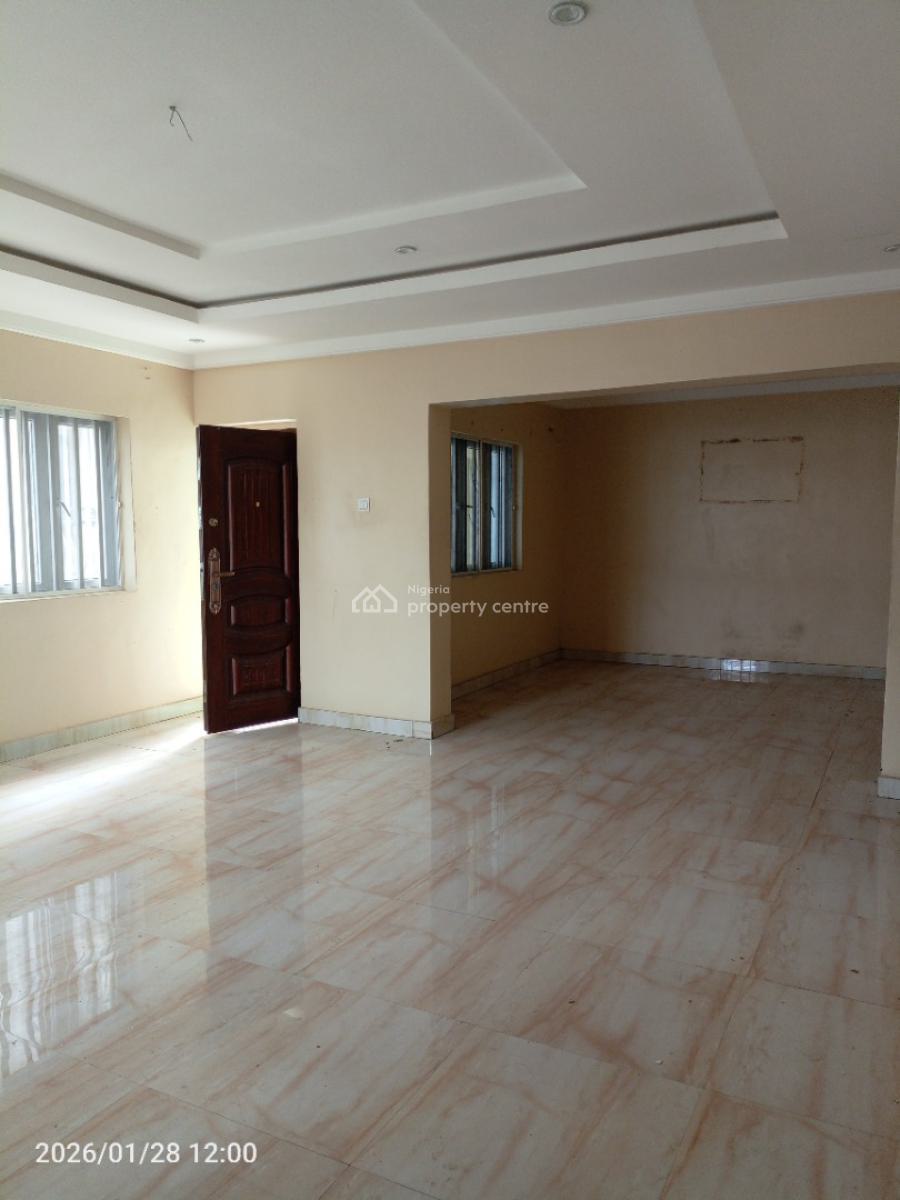 3 Bedroom Luxurious Upstairs Flat, Slightly Off Mobil Road, Ilaje Ajah Lagos, Ilaje, Ajah, Lagos, Flat / Apartment for Rent