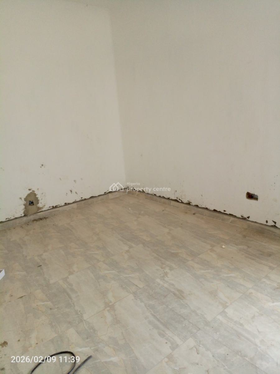 Luxurious Upstairs Mini Flat, Off Mobil Road, Ilaje, Ajah, Lagos, Mini Flat (room and Parlour) for Rent