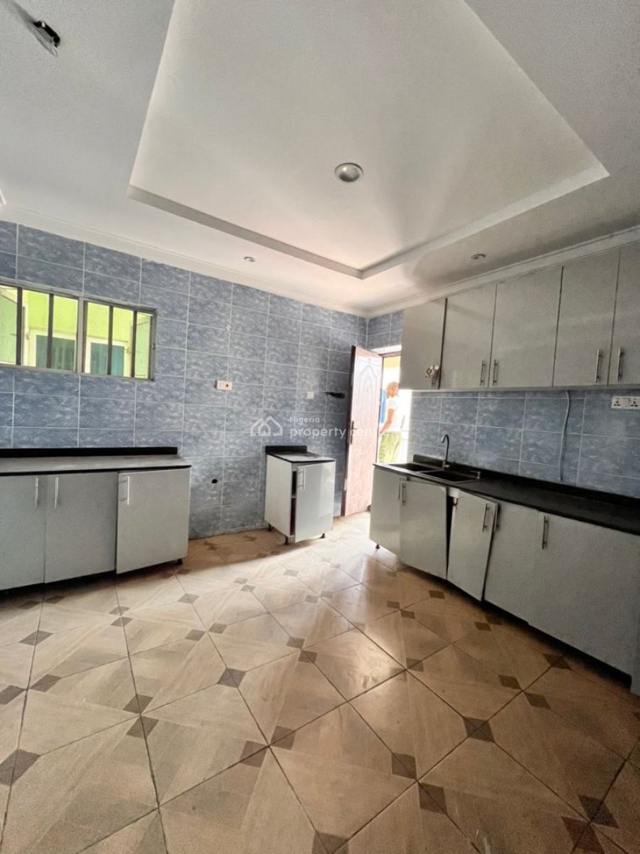 Standard 3 Bedroom Apartment, Mobile Road Ajah Ilaje, Ilaje, Ajah, Lagos, Flat / Apartment for Rent