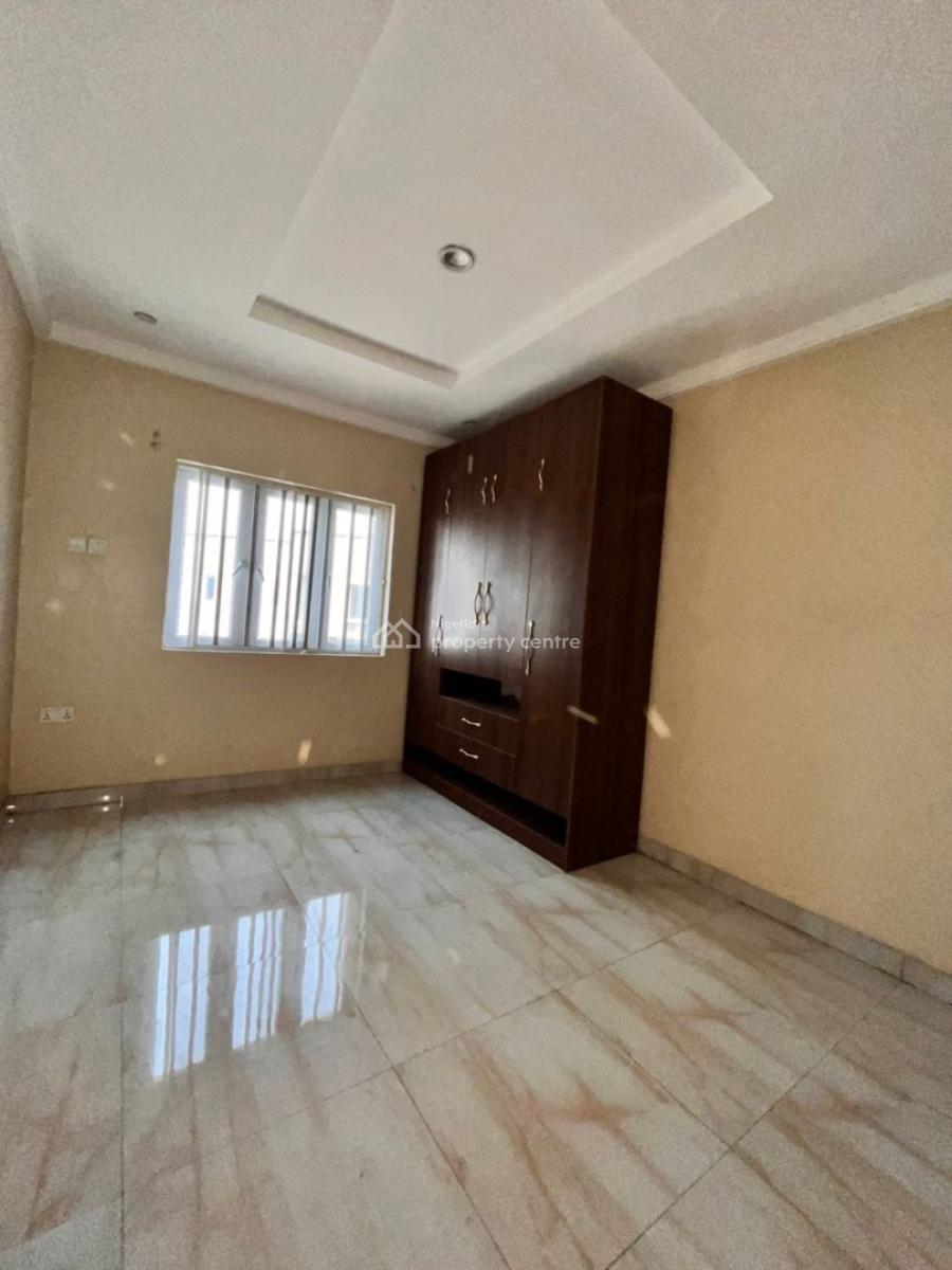 Standard 3 Bedroom Apartment, Mobile Road Ajah Ilaje, Ilaje, Ajah, Lagos, Flat / Apartment for Rent