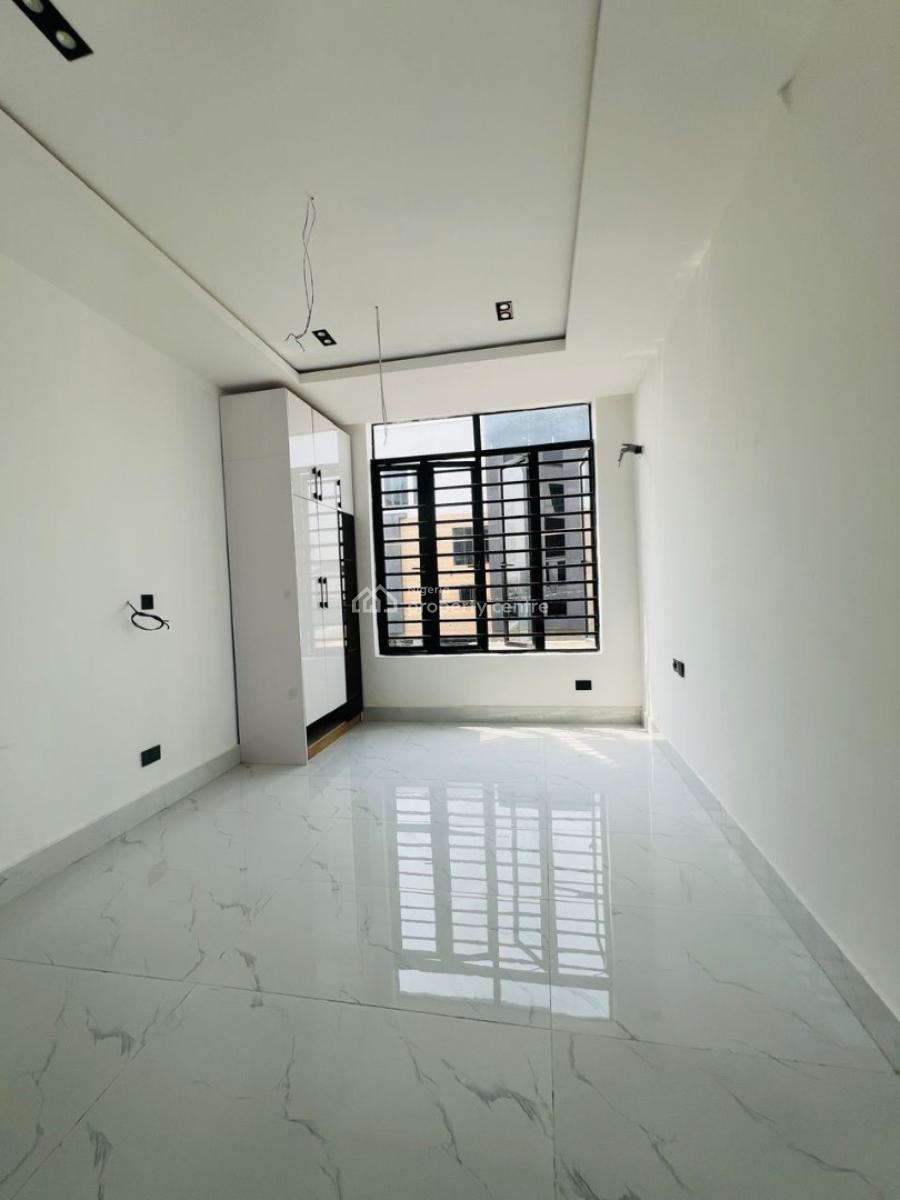 Lovely 2 Bedroom Luxury Apartment in Leeds 1, Lekki Phase 1, Lekki, Lagos, Block of Flats for Sale