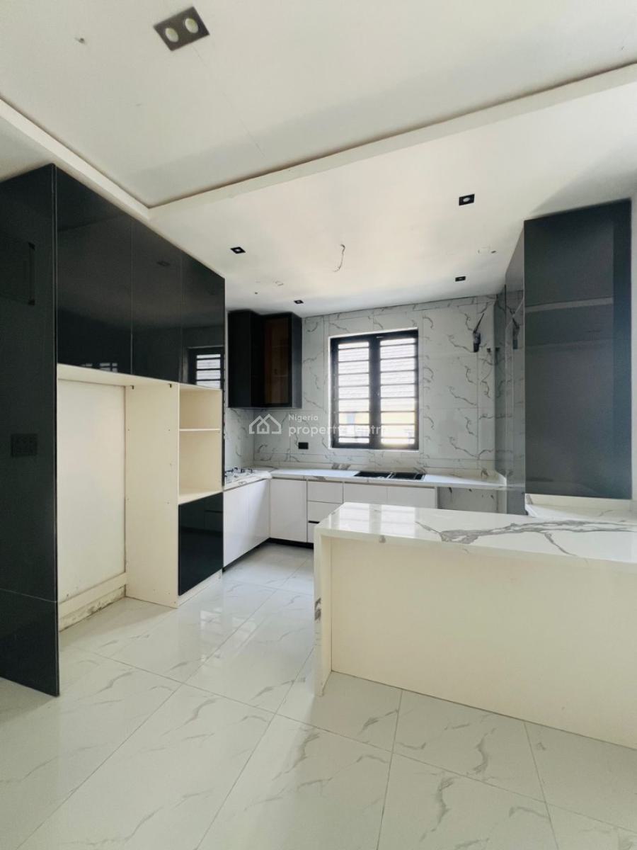 Lovely 2 Bedroom Luxury Apartment in Leeds 1, Lekki Phase 1, Lekki, Lagos, Block of Flats for Sale