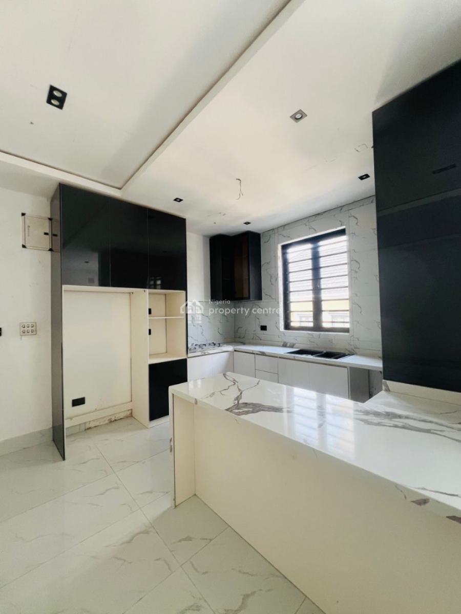 Lovely 2 Bedroom Luxury Apartment in Leeds 1, Lekki Phase 1, Lekki, Lagos, Block of Flats for Sale