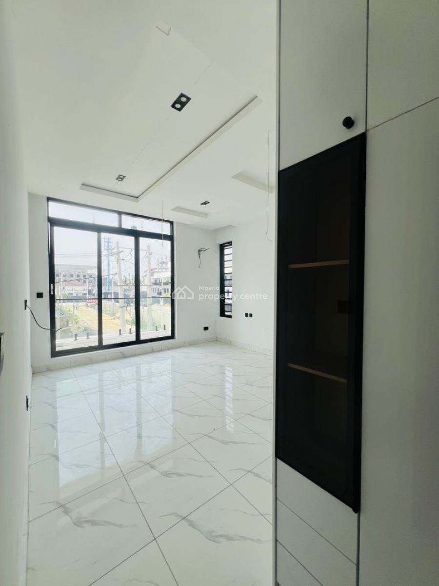 Lovely 2 Bedroom Luxury Apartment in Leeds 1, Lekki Phase 1, Lekki, Lagos, Block of Flats for Sale