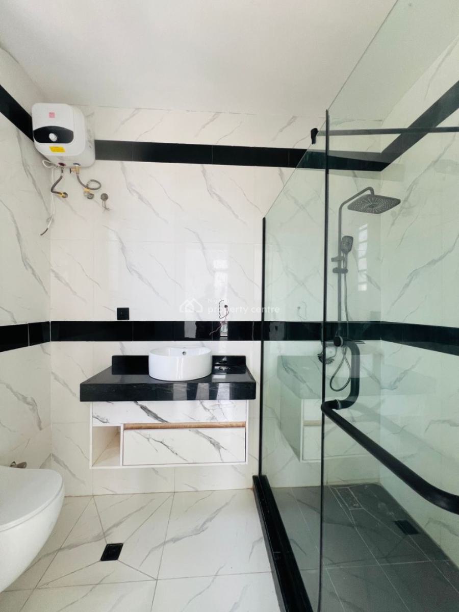 Lovely 2 Bedroom Luxury Apartment in Leeds 1, Lekki Phase 1, Lekki, Lagos, Block of Flats for Sale