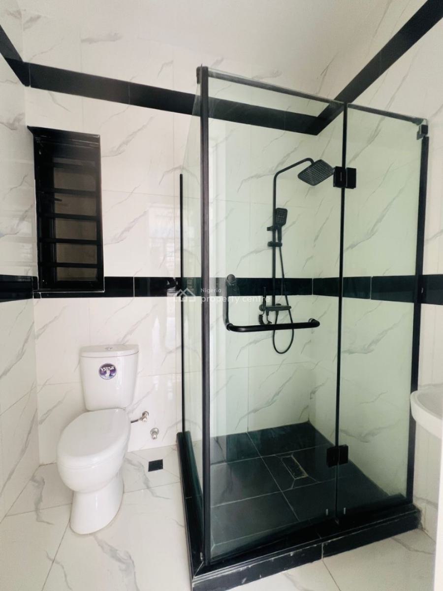 Lovely 2 Bedroom Luxury Apartment in Leeds 1, Lekki Phase 1, Lekki, Lagos, Block of Flats for Sale