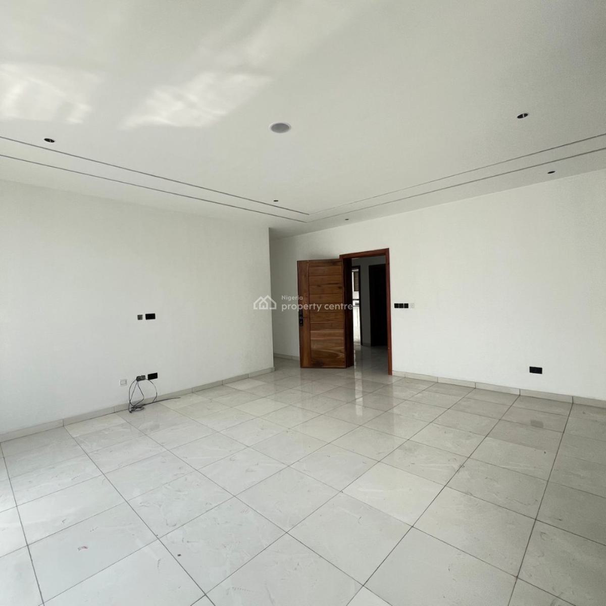 2 Bedroom Apartment, Lekki Phase 1, Lekki, Lagos, Block of Flats for Sale