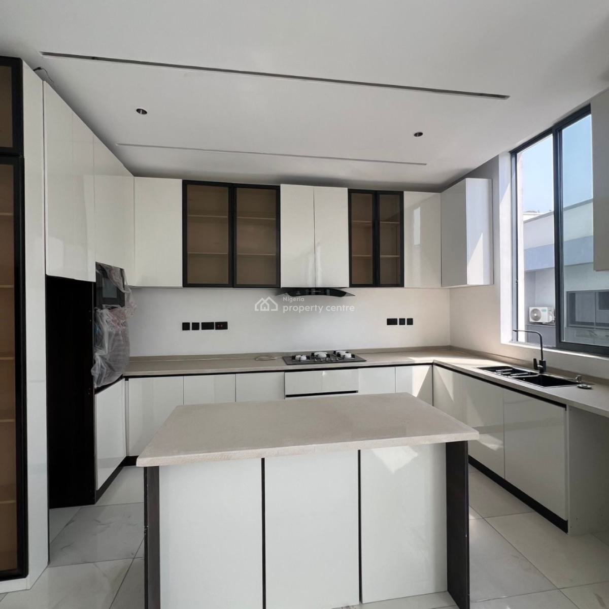 2 Bedroom Apartment, Lekki Phase 1, Lekki, Lagos, Block of Flats for Sale