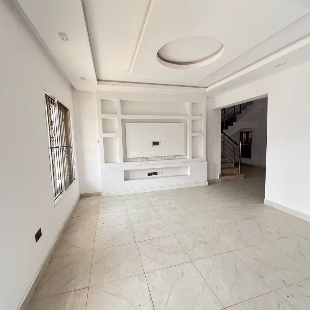 5 Bedroom Maisonette with Bq, Lekki Phase 1, Lekki, Lagos, Block of Flats for Sale