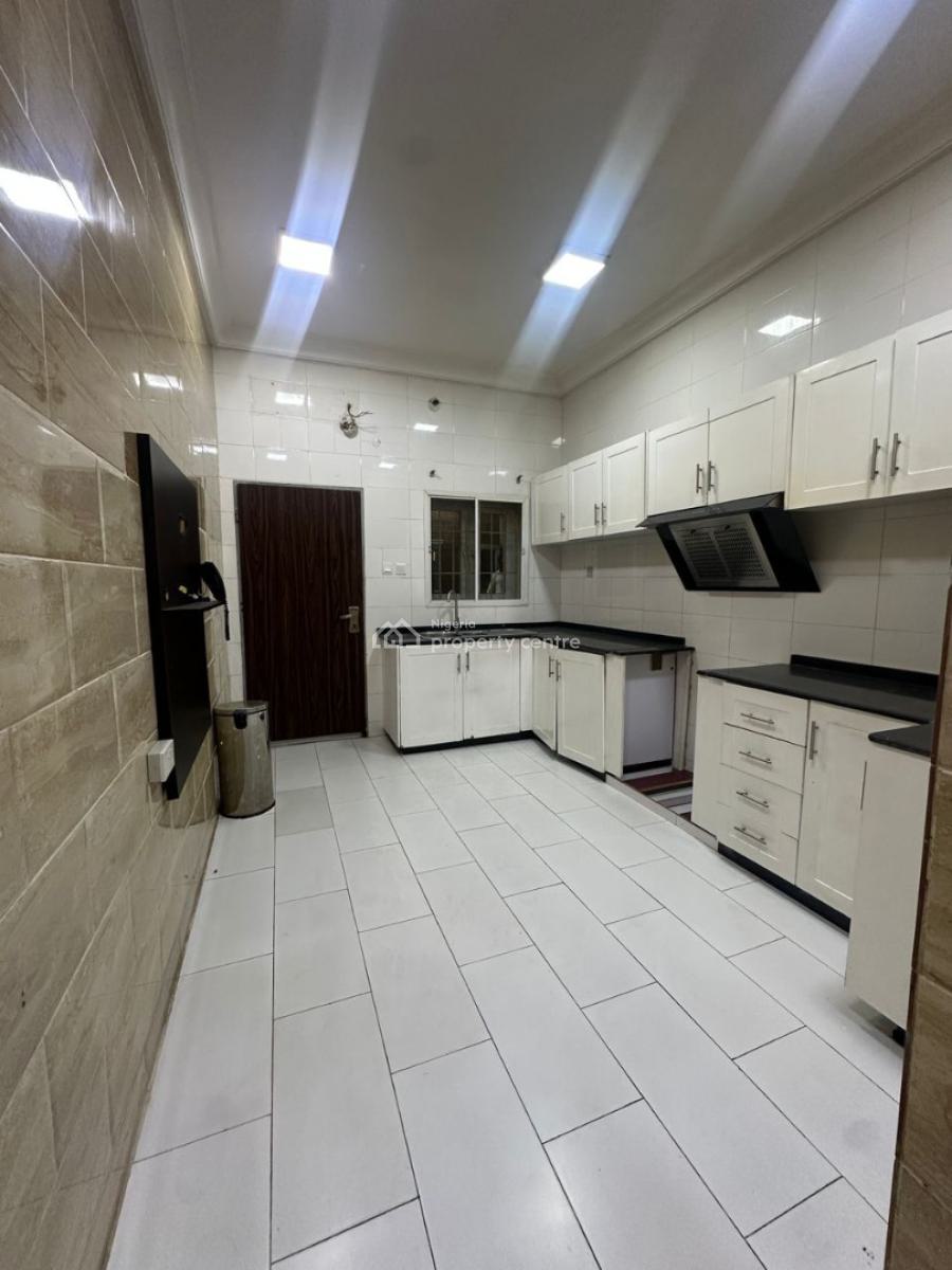 Clean and Spacious 4-bedroom Townhouse with Bq, Ikoyi, Lagos, Flat / Apartment for Sale