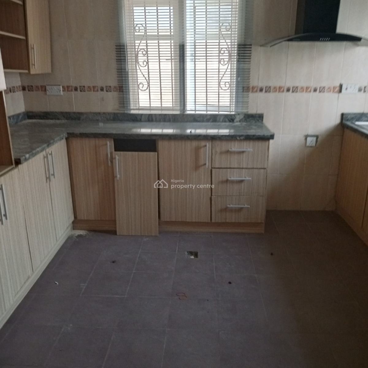 Share Apartment at Lekki Scheme 2 Off Abraham Adesanya Estate Ajah, Lekki Scheme 2 Off Abraham Adesanya Estate Ajah, Ajah, Lagos, Self Contain (single Rooms) for Rent