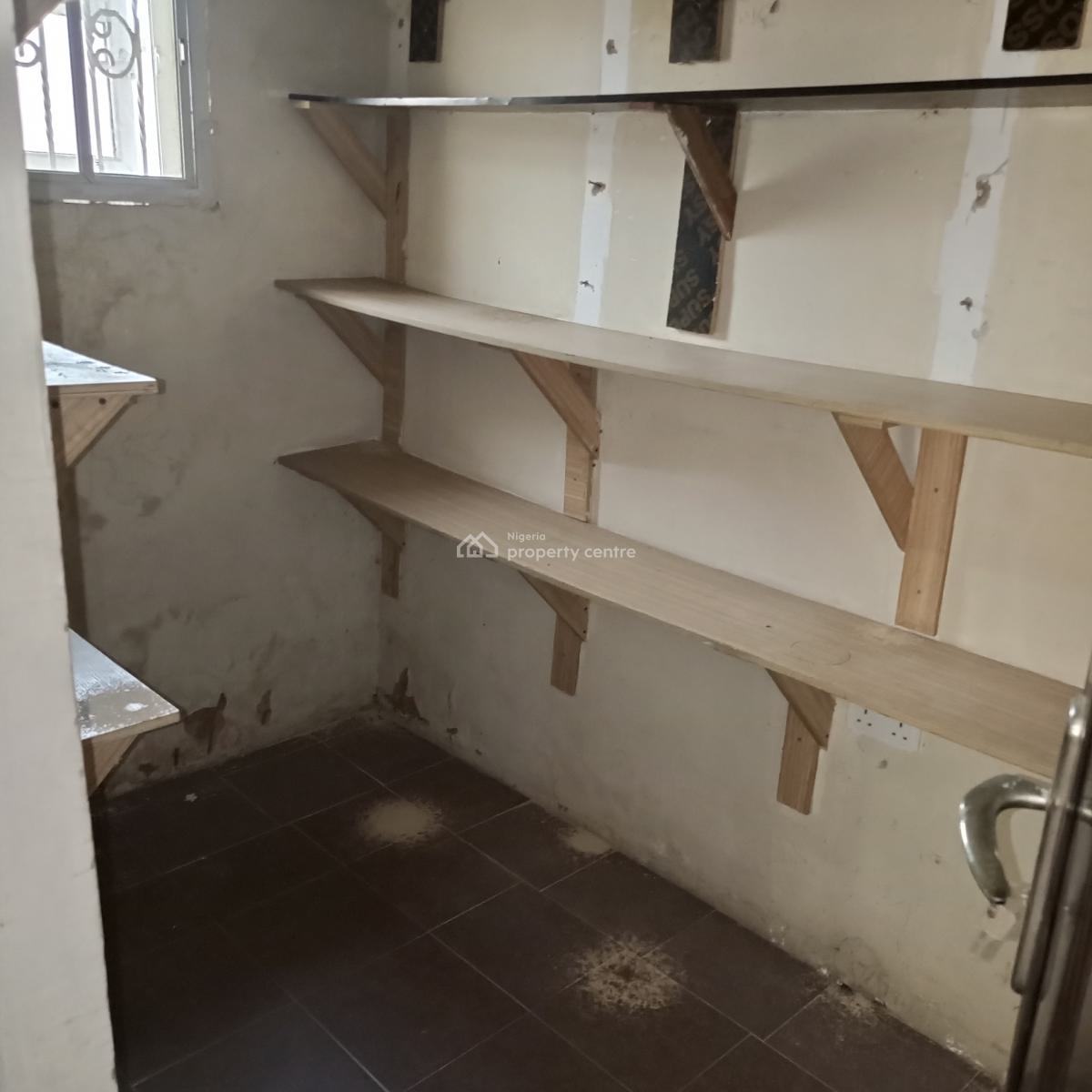 Share Apartment at Lekki Scheme 2 Off Abraham Adesanya Estate Ajah, Lekki Scheme 2 Off Abraham Adesanya Estate Ajah, Ajah, Lagos, Self Contain (single Rooms) for Rent