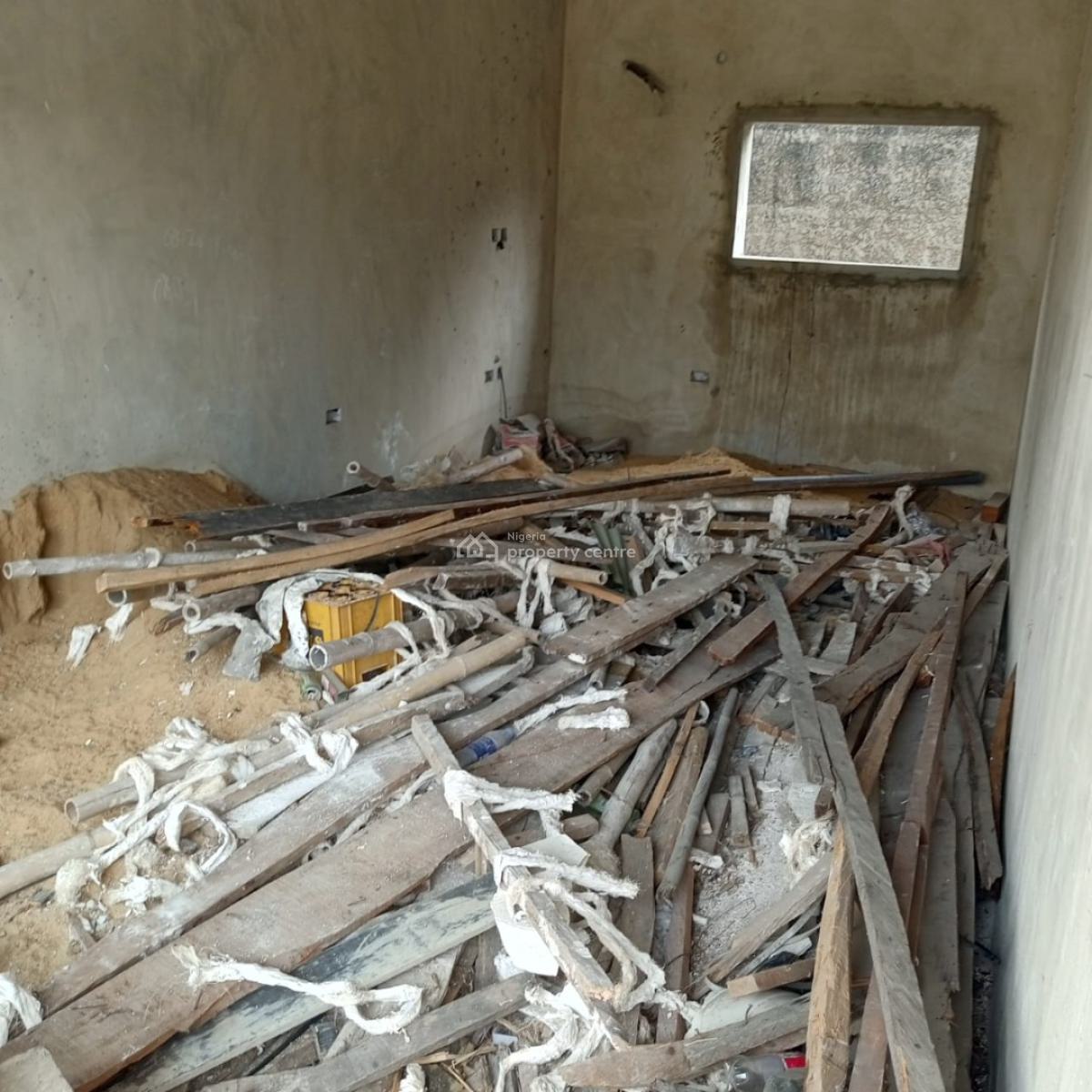 a Massive Shop Facing The Express, Ajah, Lekki, Lagos, Shop for Rent