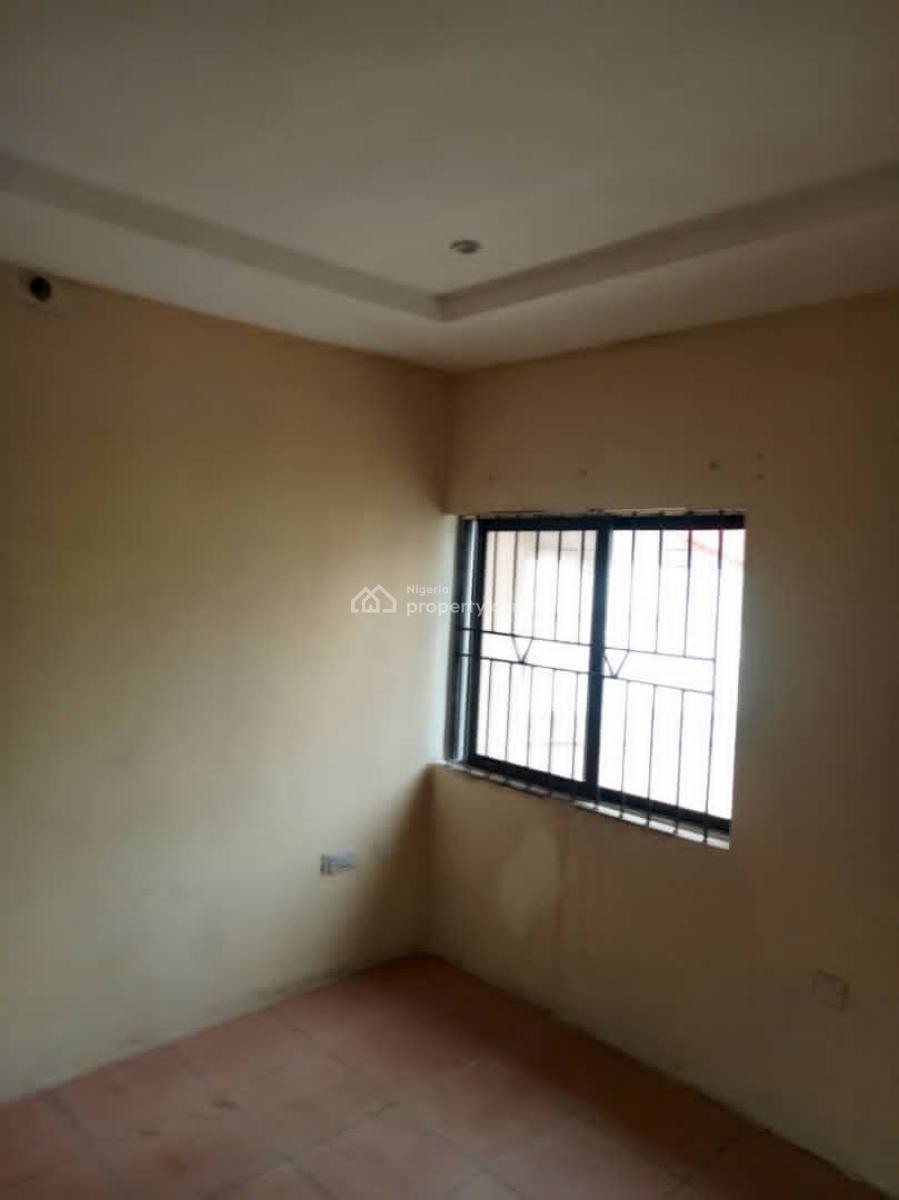 Newly Renovated 4 Bedroom Flat Apartment, Omole Phase 1, Omole Phase 1, Ikeja, Lagos, Flat / Apartment for Rent