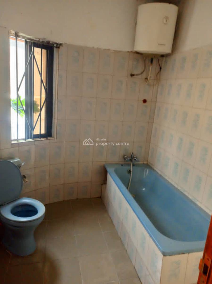 Newly Renovated 4 Bedroom Flat Apartment, Omole Phase 1, Omole Phase 1, Ikeja, Lagos, Flat / Apartment for Rent