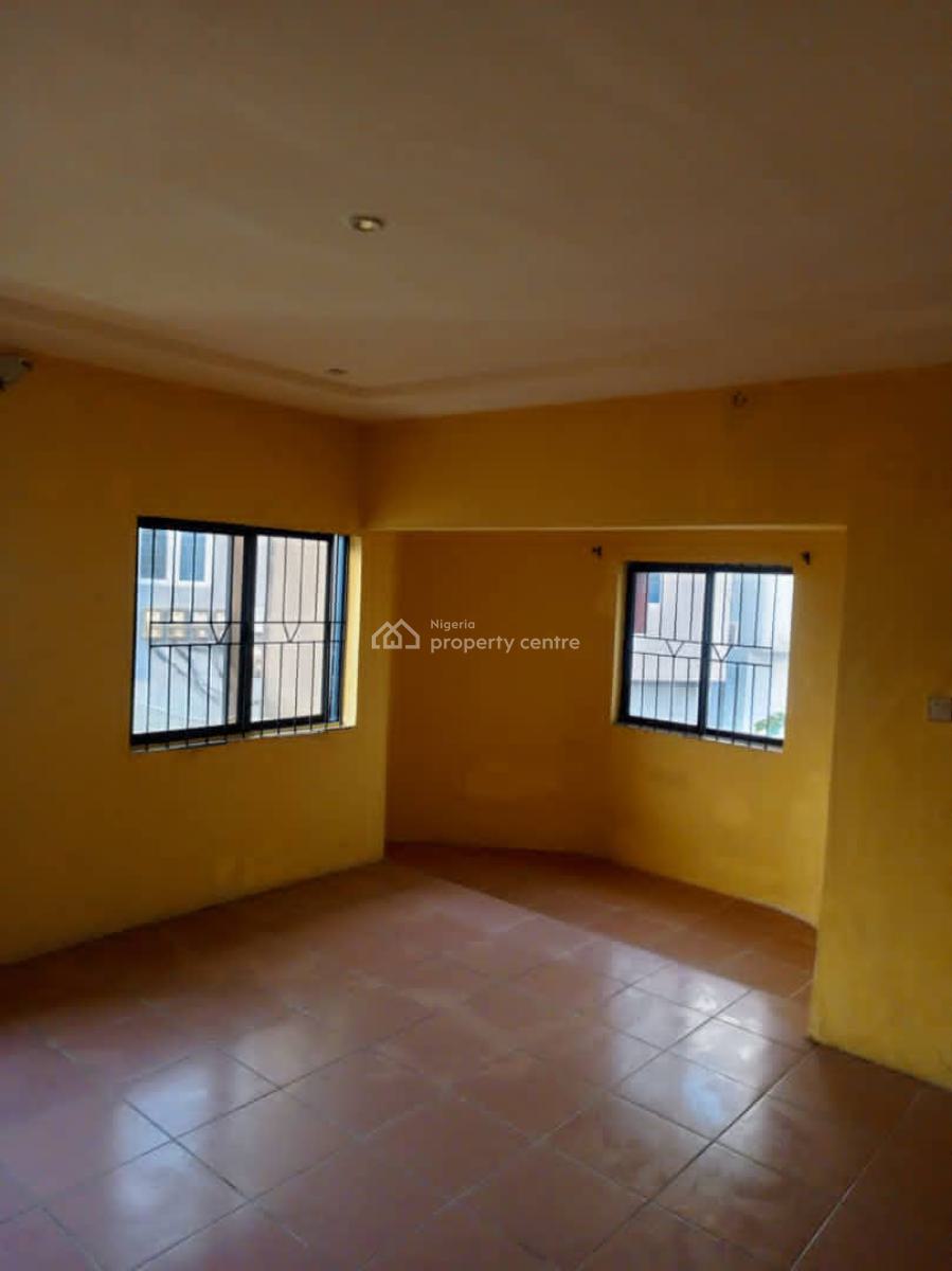 Newly Renovated 4 Bedroom Flat Apartment, Omole Phase 1, Omole Phase 1, Ikeja, Lagos, Flat / Apartment for Rent
