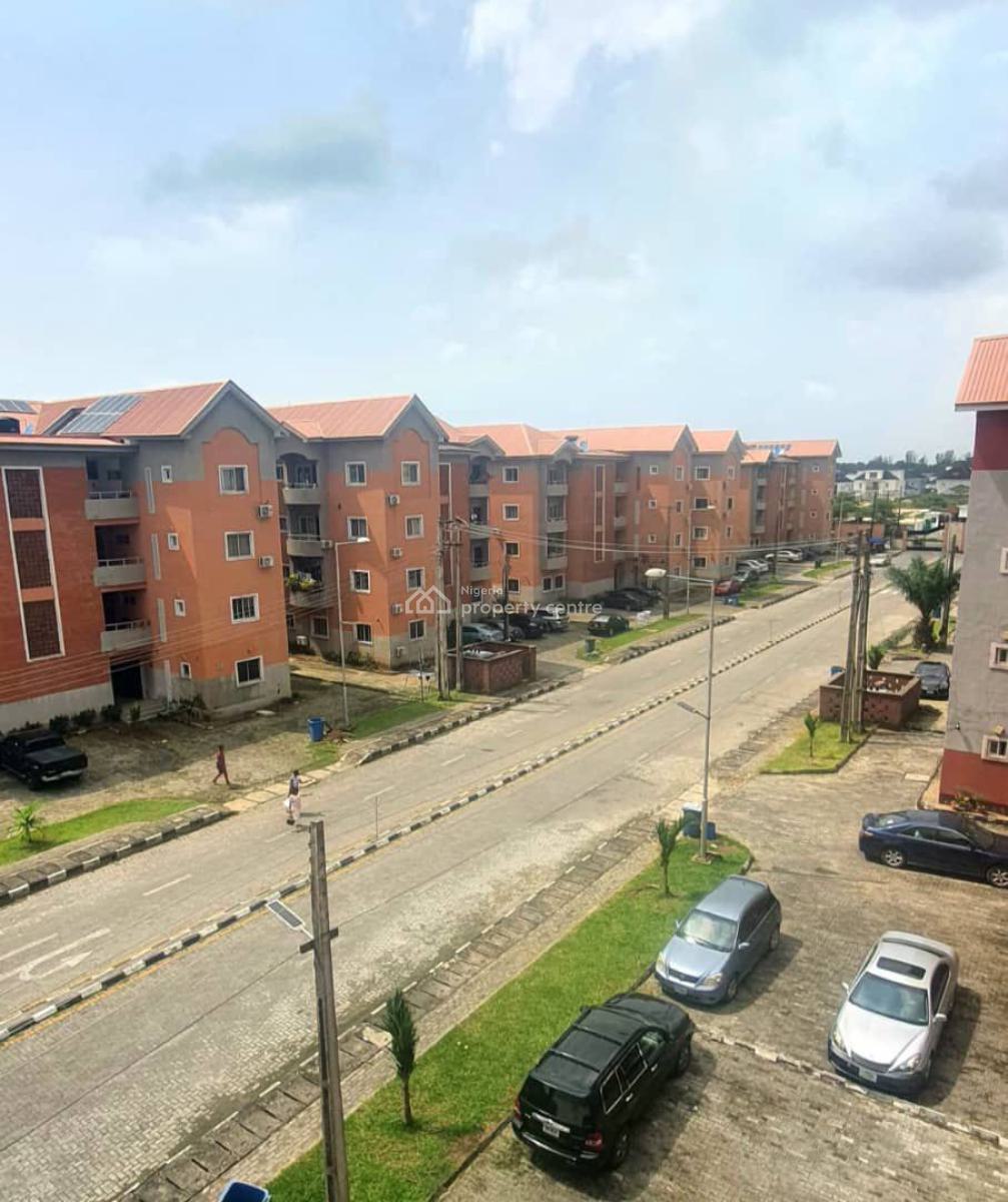 Nicely Finished 3 Bedroom Flat ( 1st Floor ), Fashola Estate Monastery Road Sangotedo, Sangotedo, Ajah, Lagos, Flat / Apartment for Sale