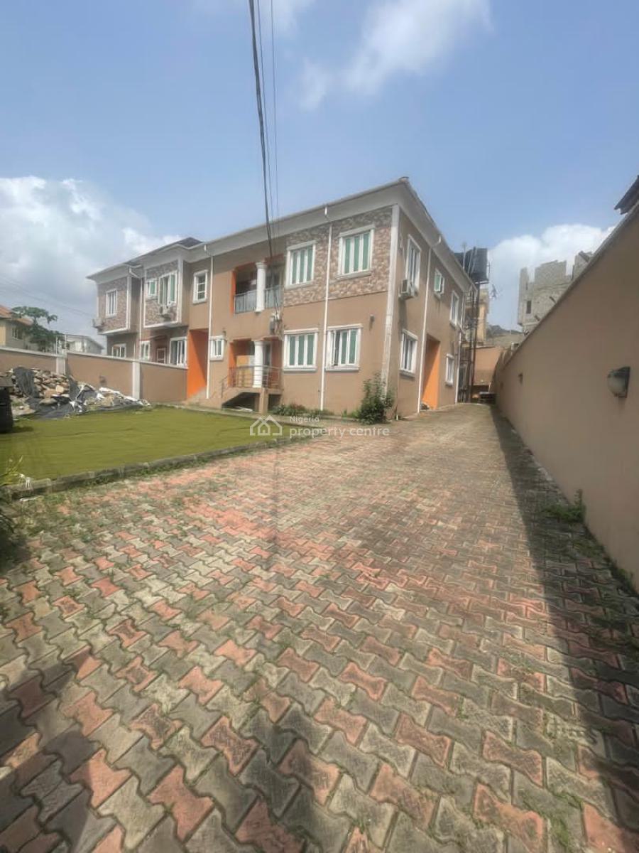 Clean & Decent 3 Bedroom Flat Apartment, Gateway Gra, Gra Phase 1, Magodo, Lagos, Flat / Apartment for Rent