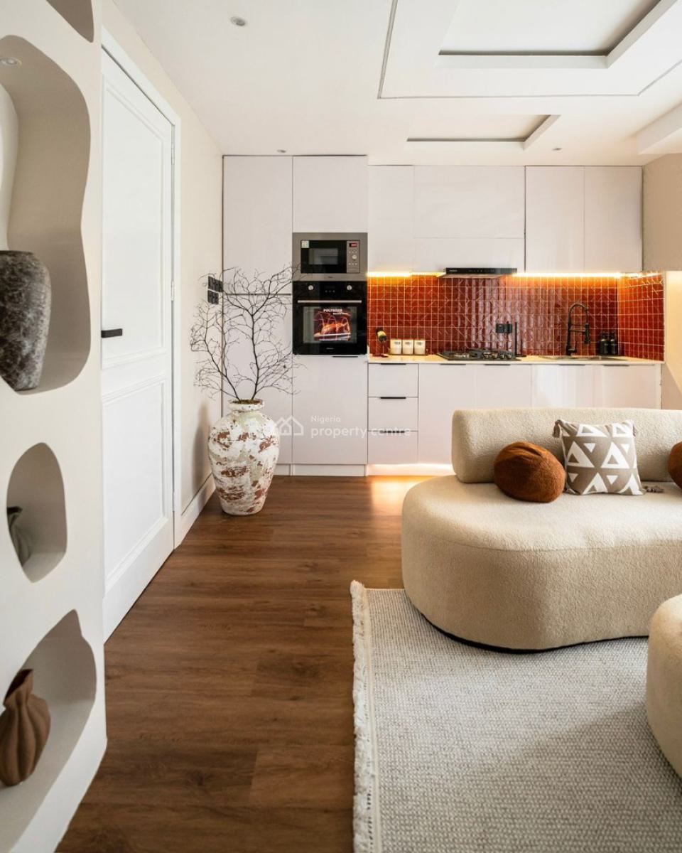 Cozy 1 Bedroom Apartment W/pool, Balcony & Other Mod Cons, Off Admiralty Way, Lekki Phase 1, Lekki, Lagos, Mini Flat (room and Parlour) Short Let