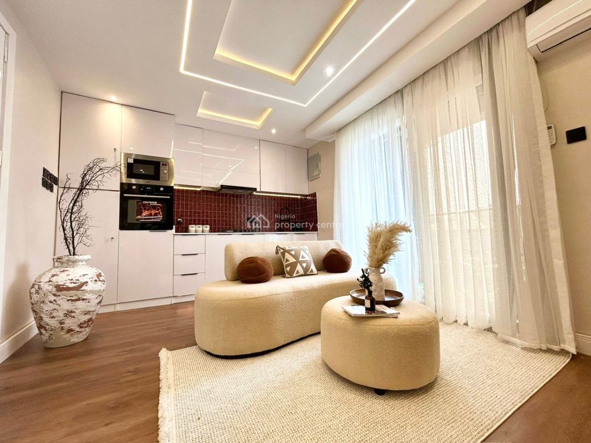 Cozy 1 Bedroom Apartment W/pool, Balcony & Other Mod Cons, Off Admiralty Way, Lekki Phase 1, Lekki, Lagos, Mini Flat (room and Parlour) Short Let