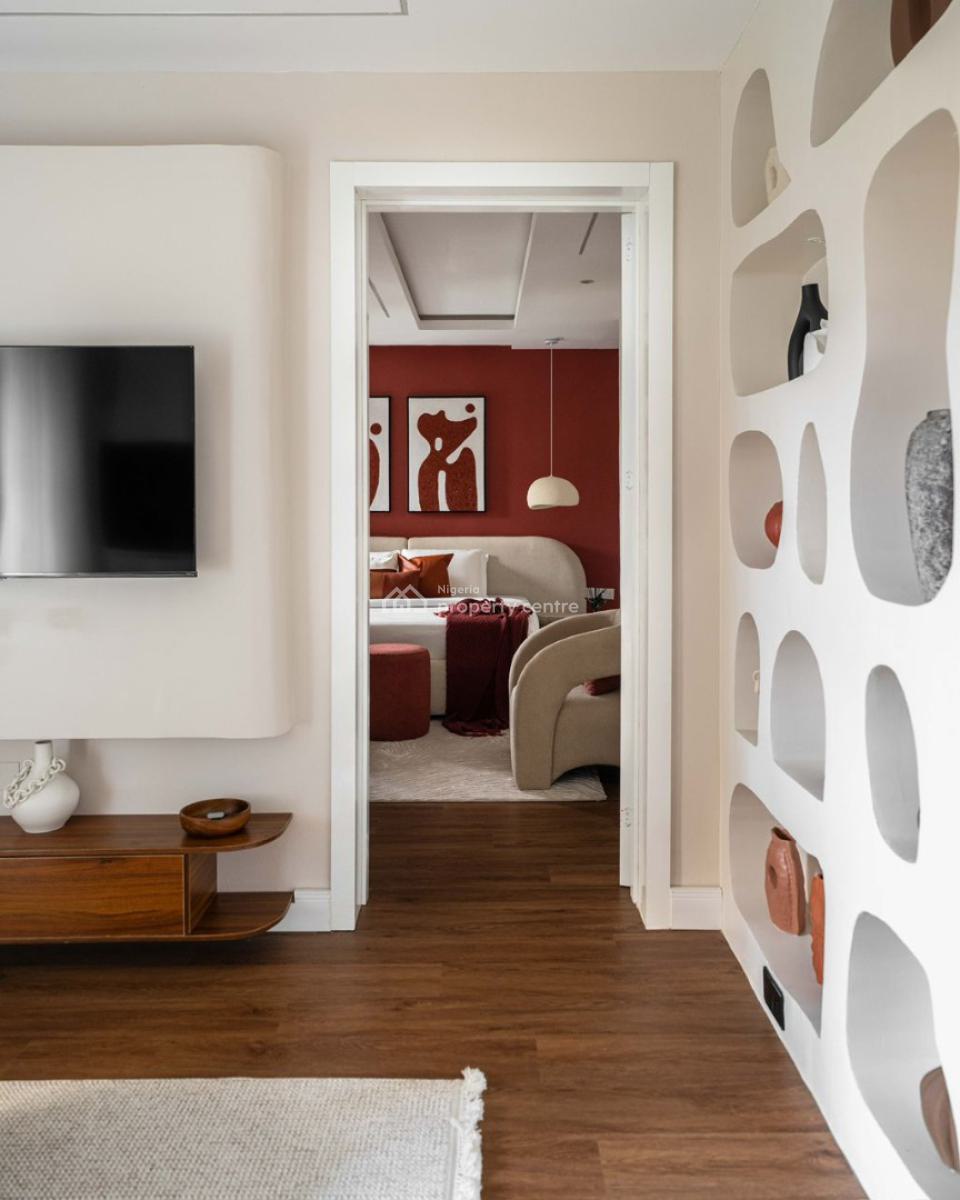 Cozy 1 Bedroom Apartment W/pool, Balcony & Other Mod Cons, Off Admiralty Way, Lekki Phase 1, Lekki, Lagos, Mini Flat (room and Parlour) Short Let