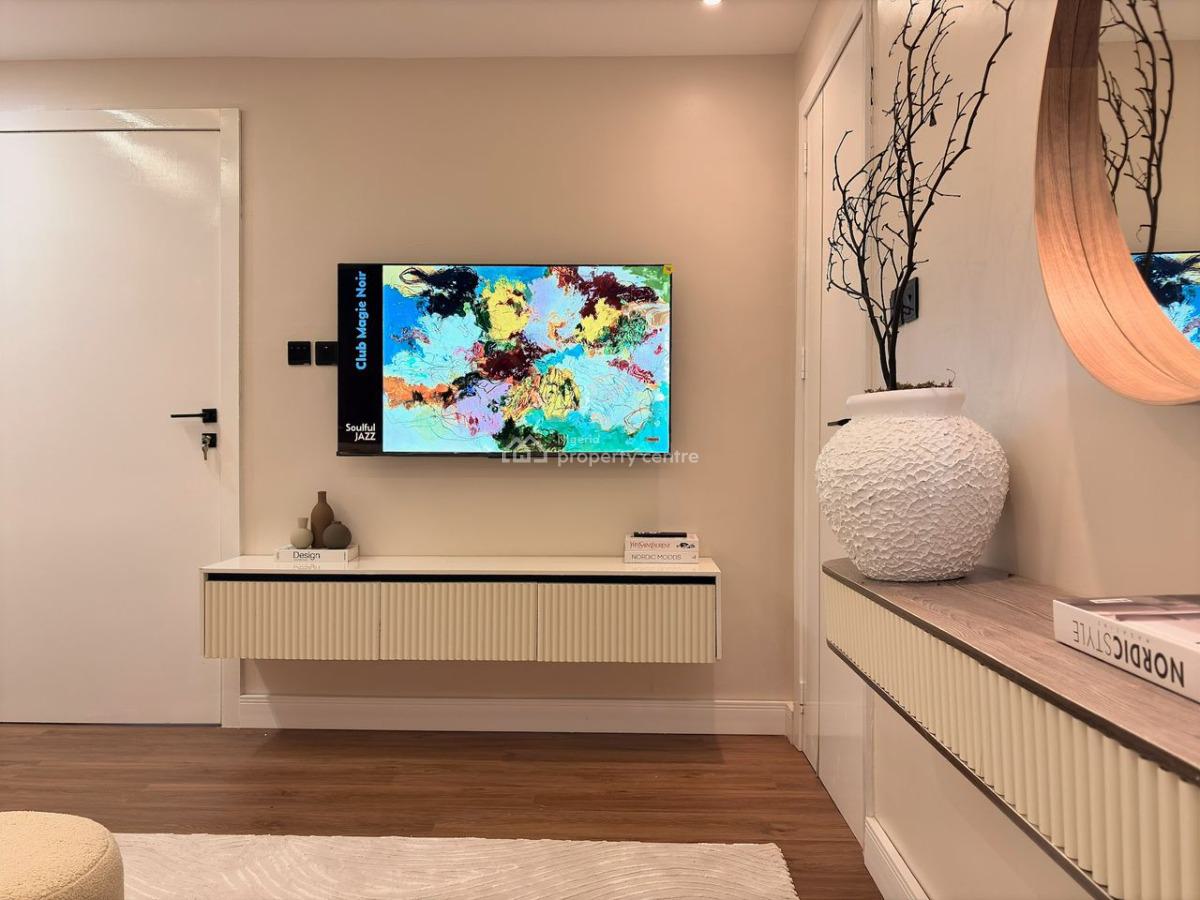 Cozy 1 Bedroom Apartment W/pool, Balcony & Other Mod Cons, Off Admiralty Way, Lekki Phase 1, Lekki, Lagos, Mini Flat (room and Parlour) Short Let