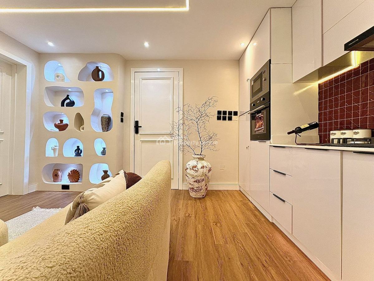 Cozy 1 Bedroom Apartment W/pool, Balcony & Other Mod Cons, Off Admiralty Way, Lekki Phase 1, Lekki, Lagos, Mini Flat (room and Parlour) Short Let