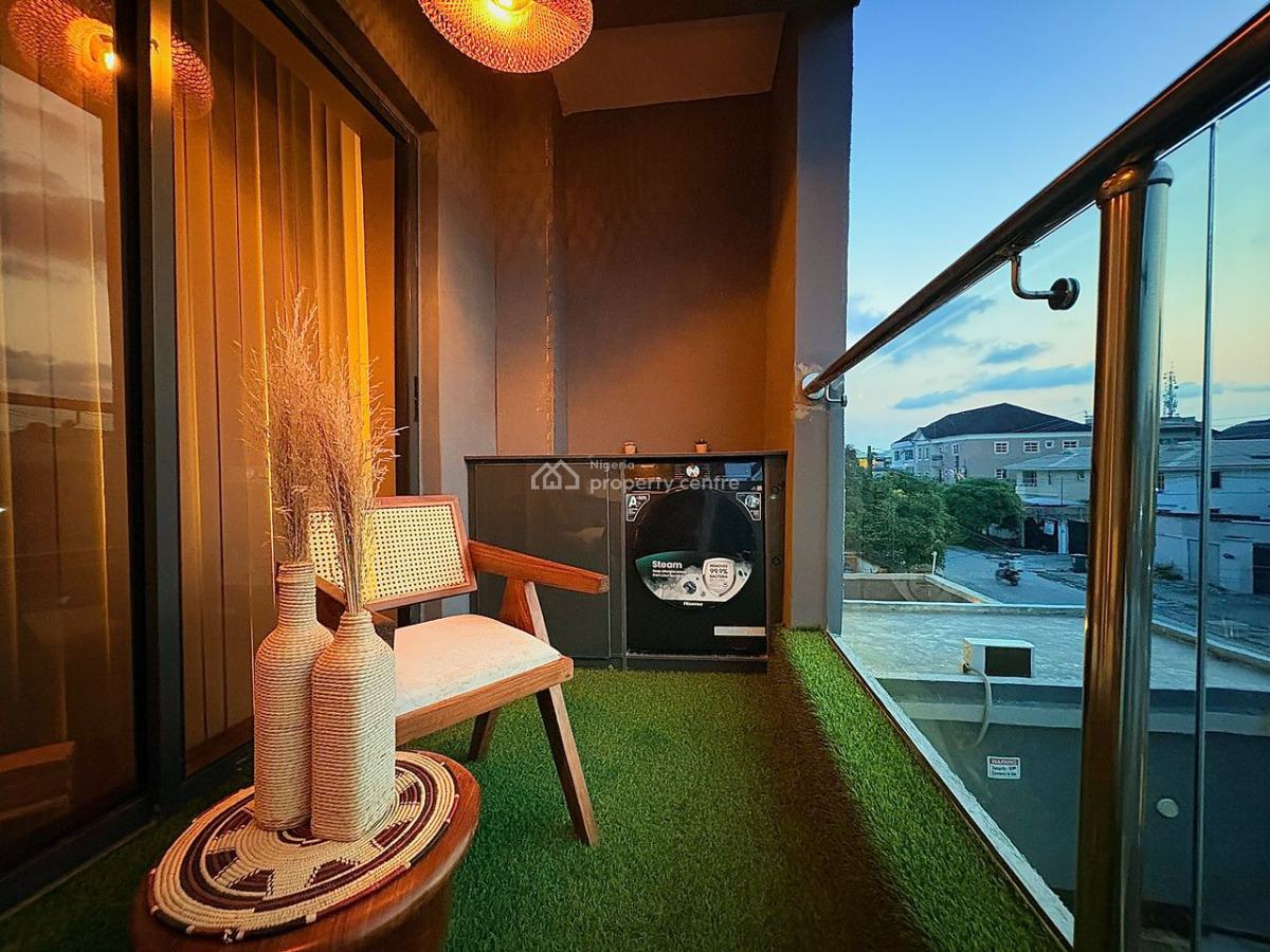 Cozy 1 Bedroom Apartment W/pool, Balcony & Other Mod Cons, Off Admiralty Way, Lekki Phase 1, Lekki, Lagos, Mini Flat (room and Parlour) Short Let