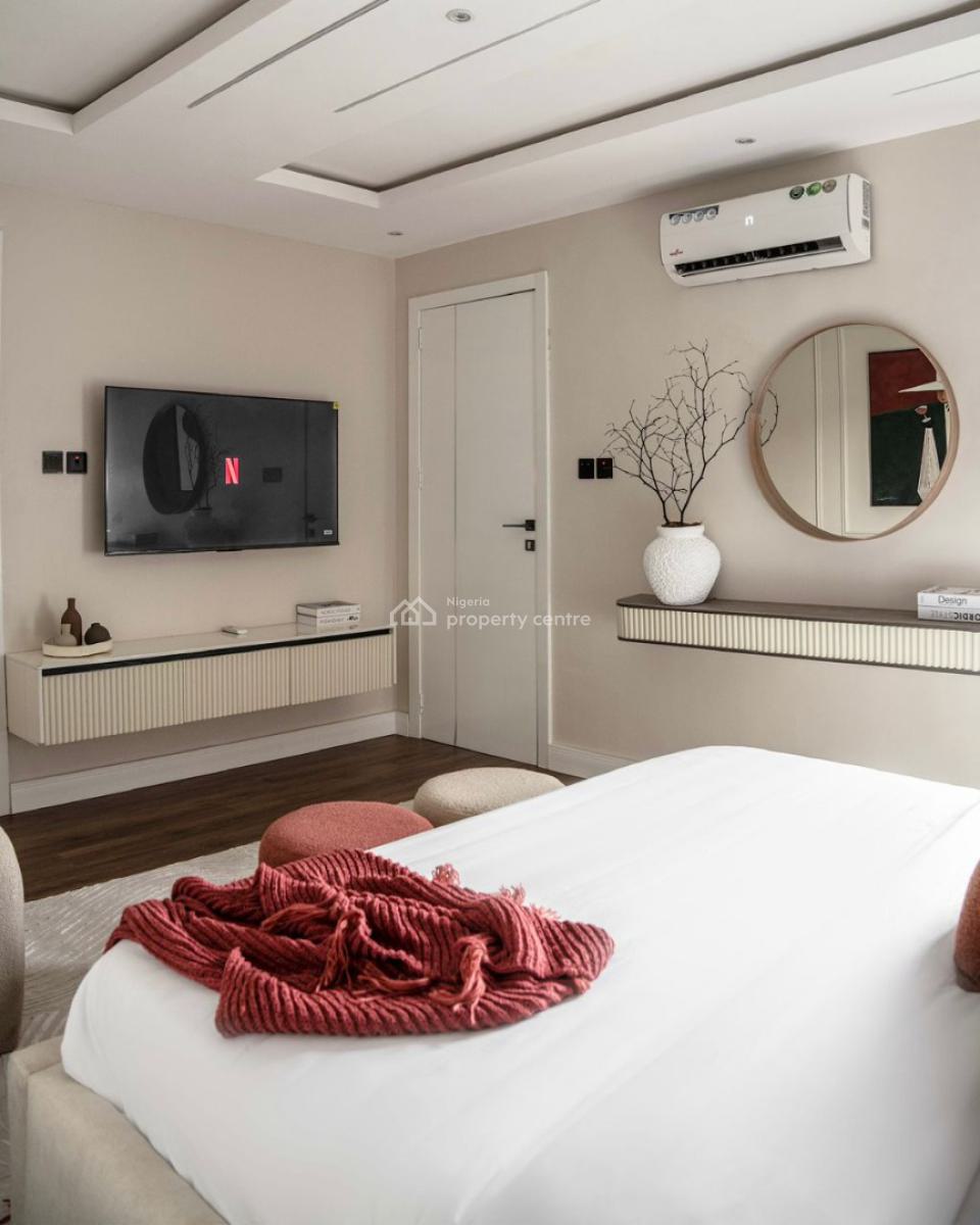 Cozy 1 Bedroom Apartment W/pool, Balcony & Other Mod Cons, Off Admiralty Way, Lekki Phase 1, Lekki, Lagos, Mini Flat (room and Parlour) Short Let