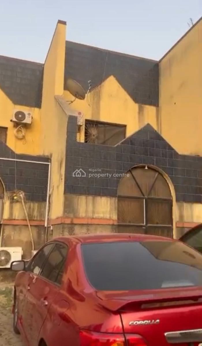 Masisive House with 2 Units of Bungalow in The Compound, Wuse 2, Abuja, Detached Duplex for Sale