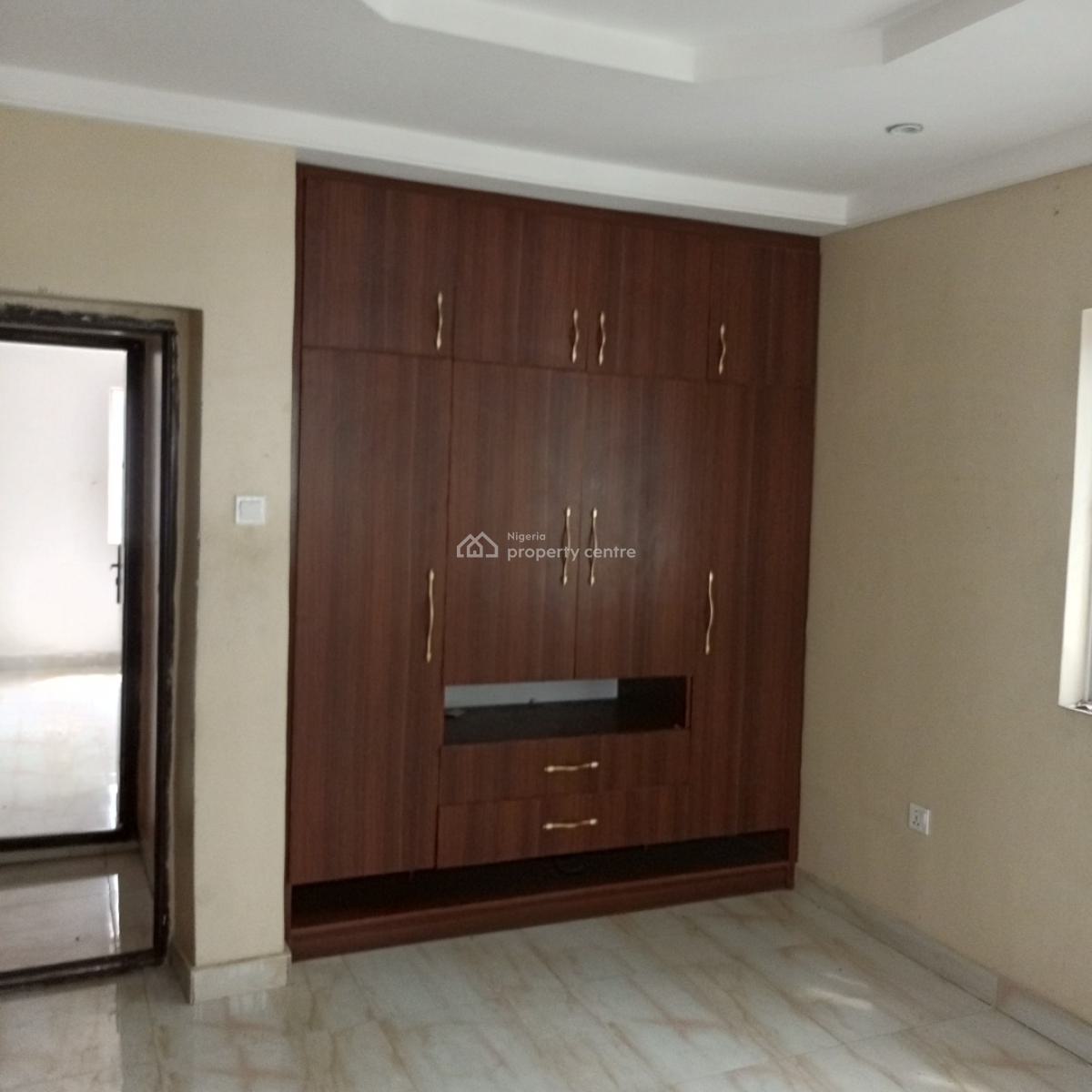 Luxurious 3bedroom Flat Upstairs at Ajah Ilaje Off Mobil Road, Ajah Ilaje Off Mobil Road, Ajah, Lagos, Terraced Duplex for Rent