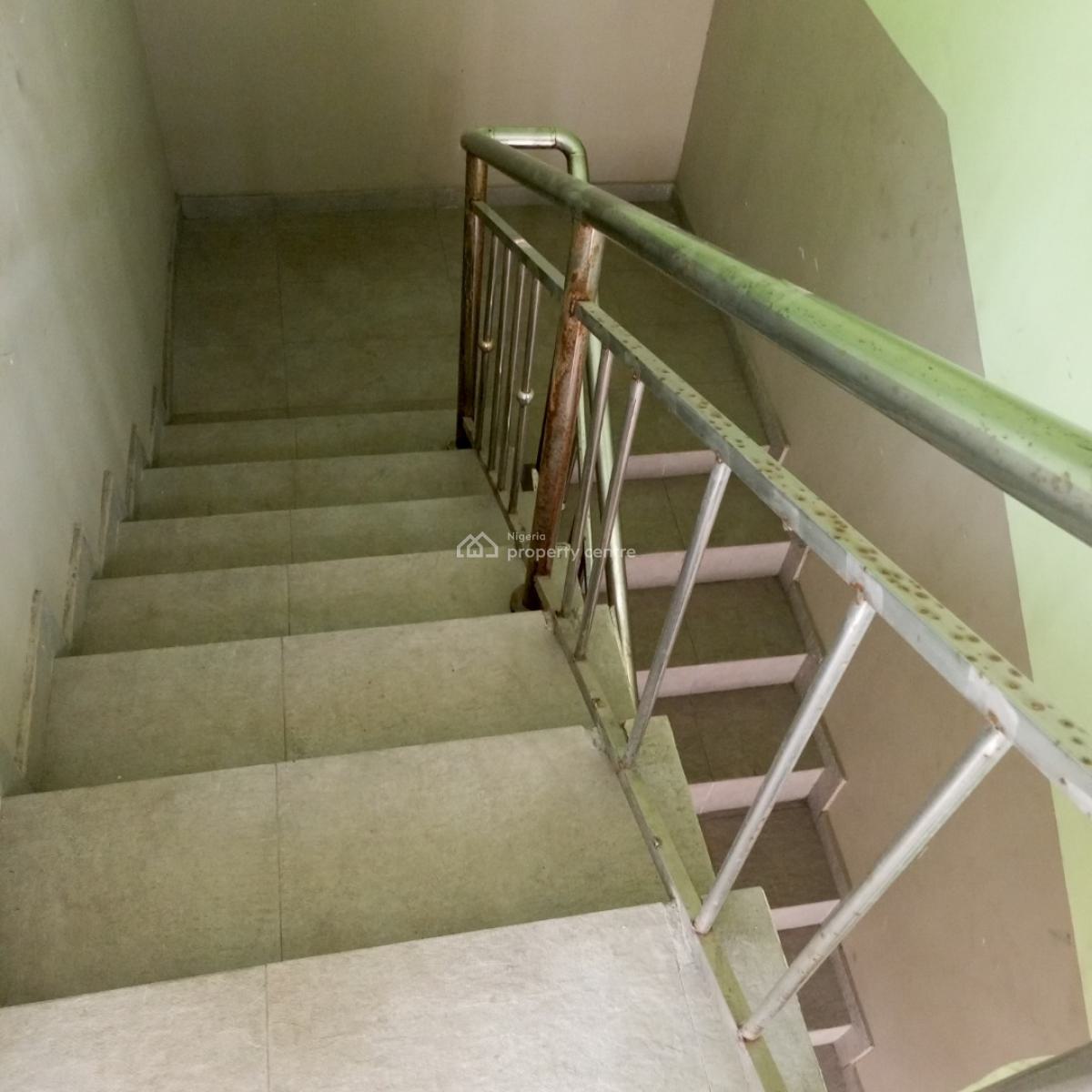 Luxurious 3bedroom Flat Upstairs at Ajah Ilaje Off Mobil Road, Ajah Ilaje Off Mobil Road, Ajah, Lagos, Terraced Duplex for Rent