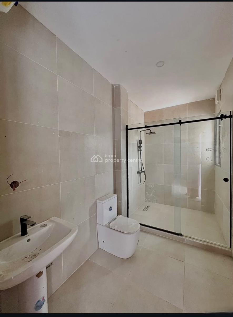 4 Bedroom Spacious Apartment, Lekki Phase 1 Admiralty, Lekki, Lagos, Flat / Apartment for Sale