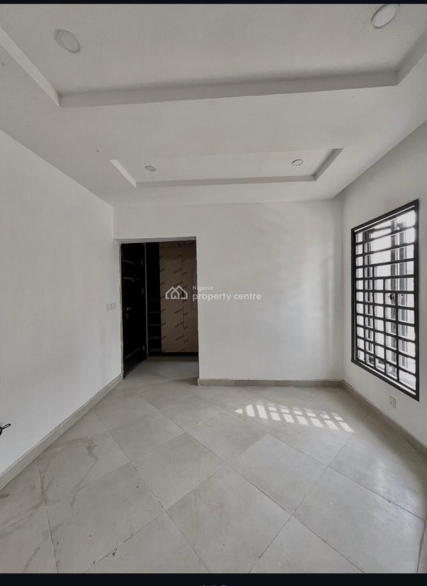 4 Bedroom Spacious Apartment, Lekki Phase 1 Admiralty, Lekki, Lagos, Flat / Apartment for Sale