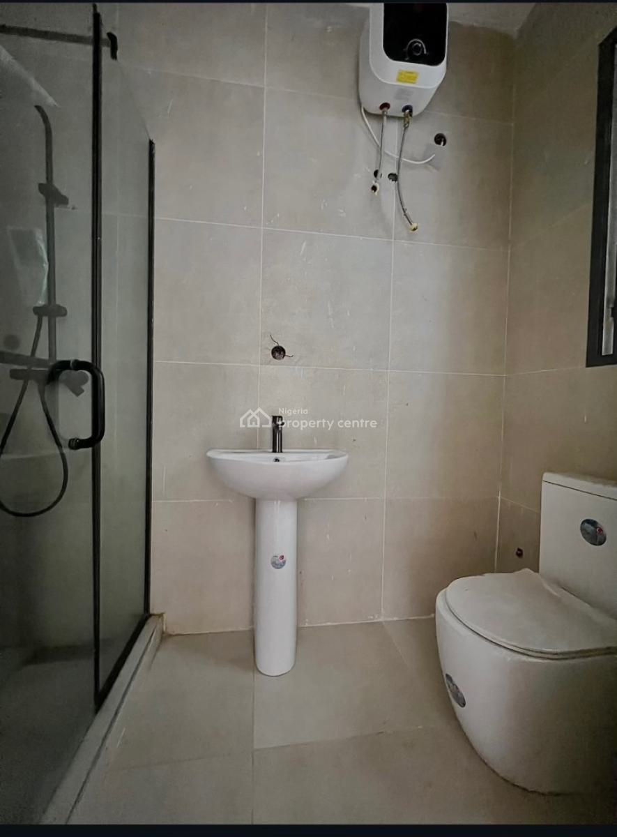 4 Bedroom Spacious Apartment, Lekki Phase 1 Admiralty, Lekki, Lagos, Flat / Apartment for Sale