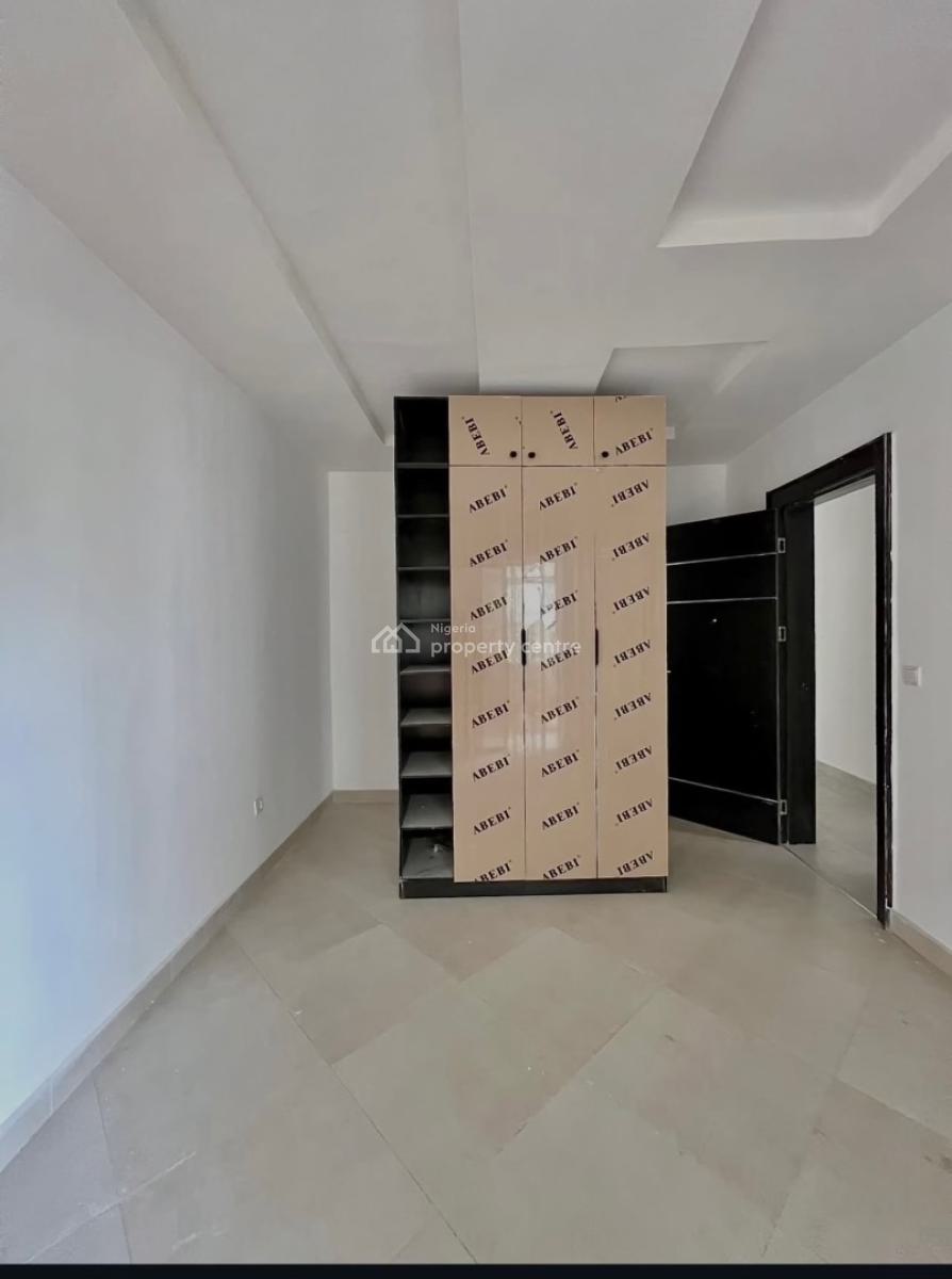 4 Bedroom Spacious Apartment, Lekki Phase 1 Admiralty, Lekki, Lagos, Flat / Apartment for Sale