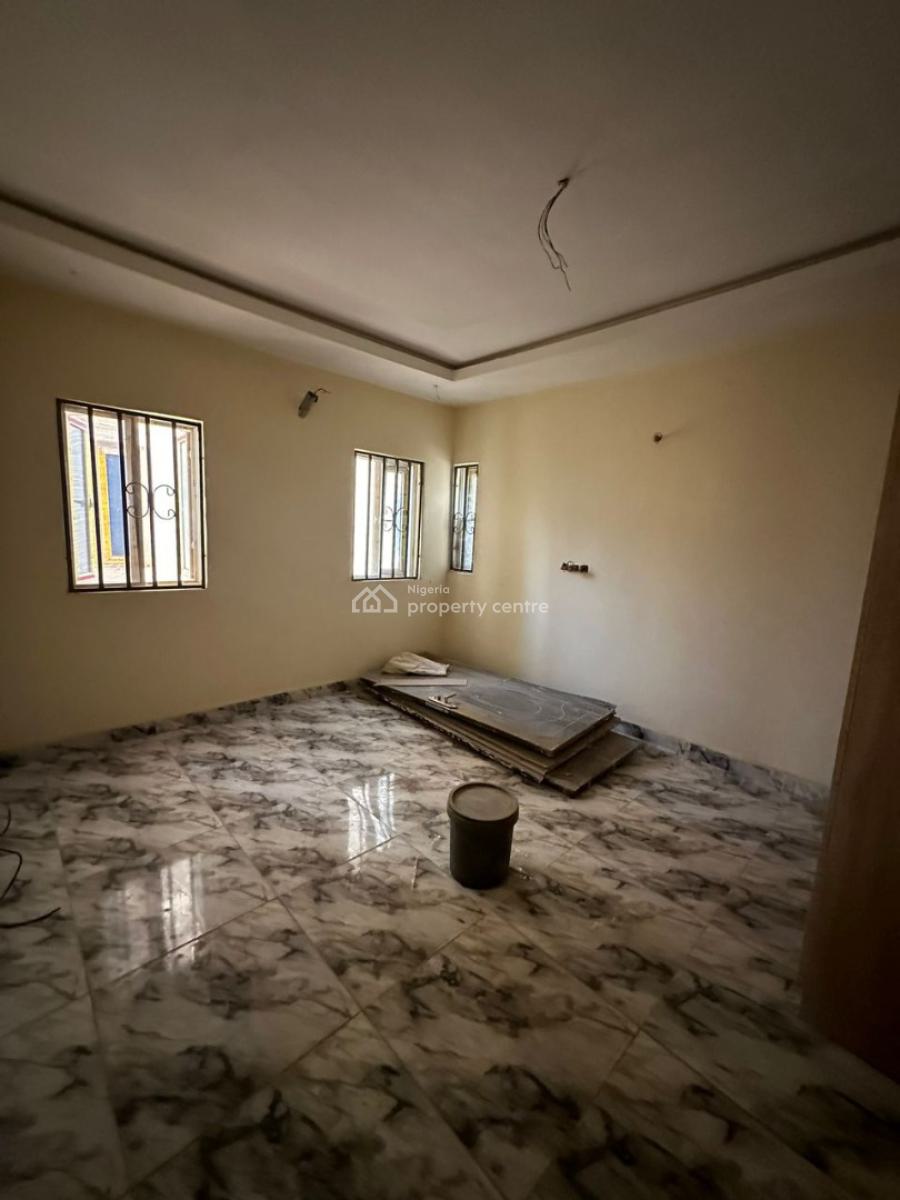 Distress 3 Bedroom Flat, Jahi, Abuja, Flat / Apartment for Sale