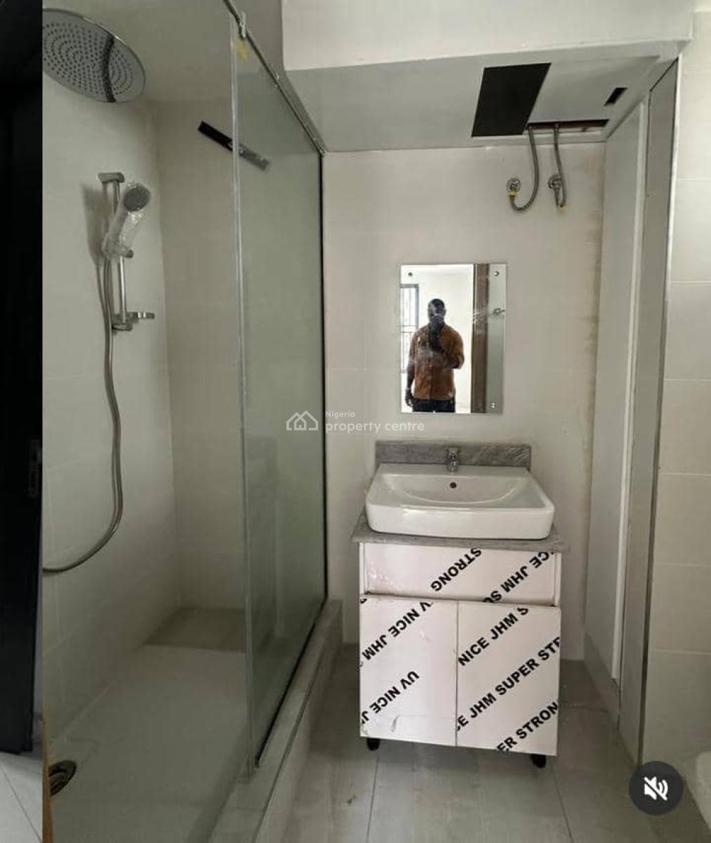 Fully Serviced 2 Bedroom Penthouse, Off Admiralty Way, Lekki Phase 1, Lekki, Lagos, Flat / Apartment for Rent