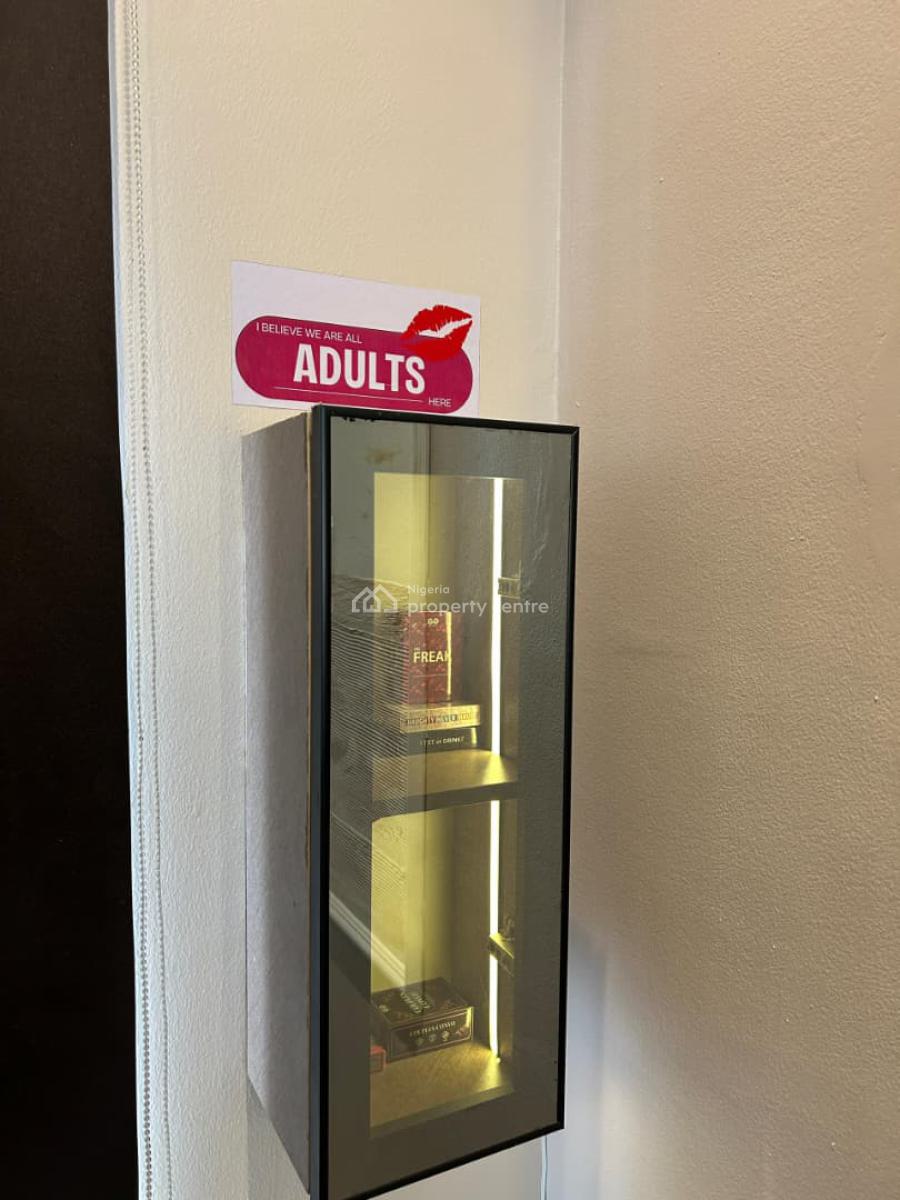 2 Bedroom Luxury Apartment Available, Off Admiralty Way, Lekki Phase 1, Lekki, Lagos, Flat / Apartment Short Let