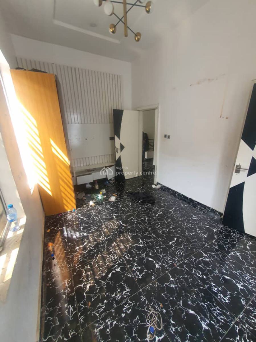 Massive Semi Masters Bedroom Upstairs, Ikota Villa, Ikota, Lekki, Lagos, Self Contain (single Rooms) for Rent