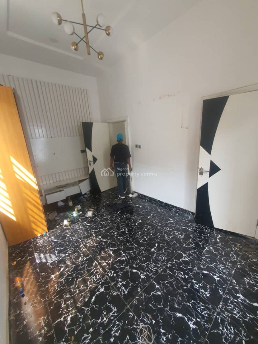 Massive Semi Masters Bedroom Upstairs, Ikota Villa, Ikota, Lekki, Lagos, Self Contain (single Rooms) for Rent