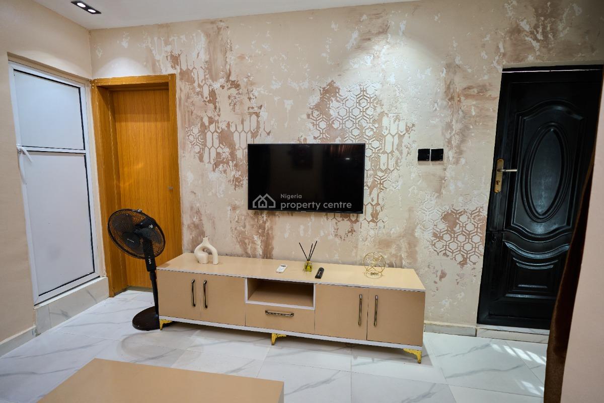 L & L Lighthouse 1 Bedroom Apartment, Layi Otegbade Street, Pedro, Gbagada, Lagos, Flat / Apartment Short Let