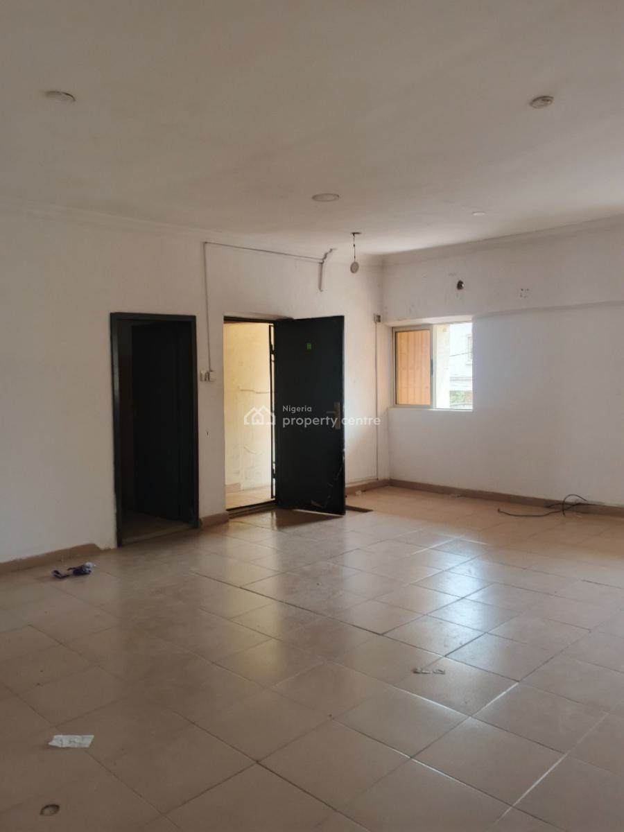 Beautiful Spacious 2 Bedroom Flat with 3 Toilet Upstairs, Well Secured Estate Off Awolowo Way Ikeja, Ikeja, Lagos, Flat / Apartment for Rent