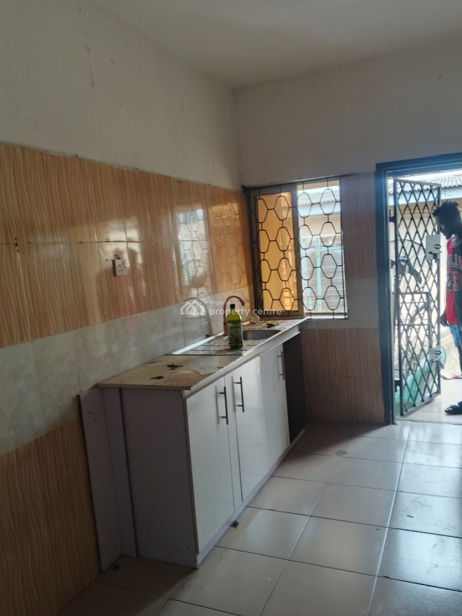 Beautiful Spacious 2 Bedroom Flat with 3 Toilet Upstairs, Well Secured Estate Off Awolowo Way Ikeja, Ikeja, Lagos, Flat / Apartment for Rent