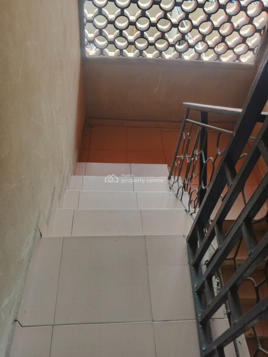 Beautiful Spacious 2 Bedroom Flat with 3 Toilet Upstairs, Well Secured Estate Off Awolowo Way Ikeja, Ikeja, Lagos, Flat / Apartment for Rent